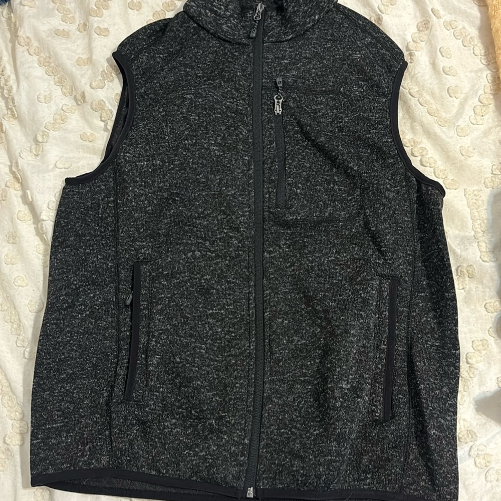 Men’s Medium Black Vest